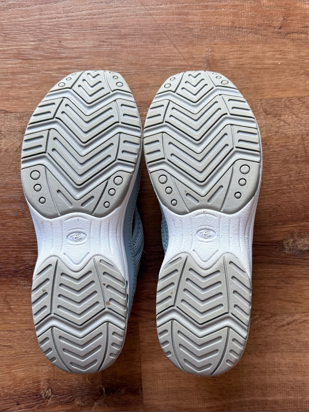 Easy Spirit Trina Slip-ons - Picture 5 of 5